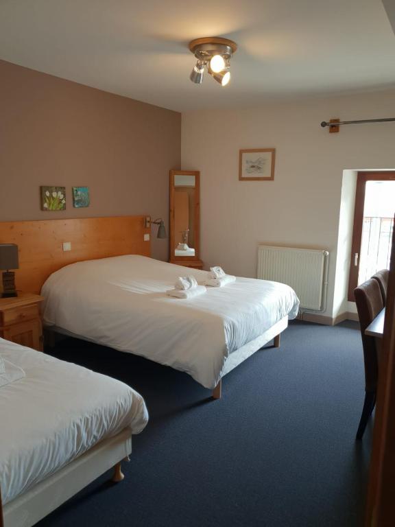 Chambre Triple Supérieure - Auberge La Fruitière Péron